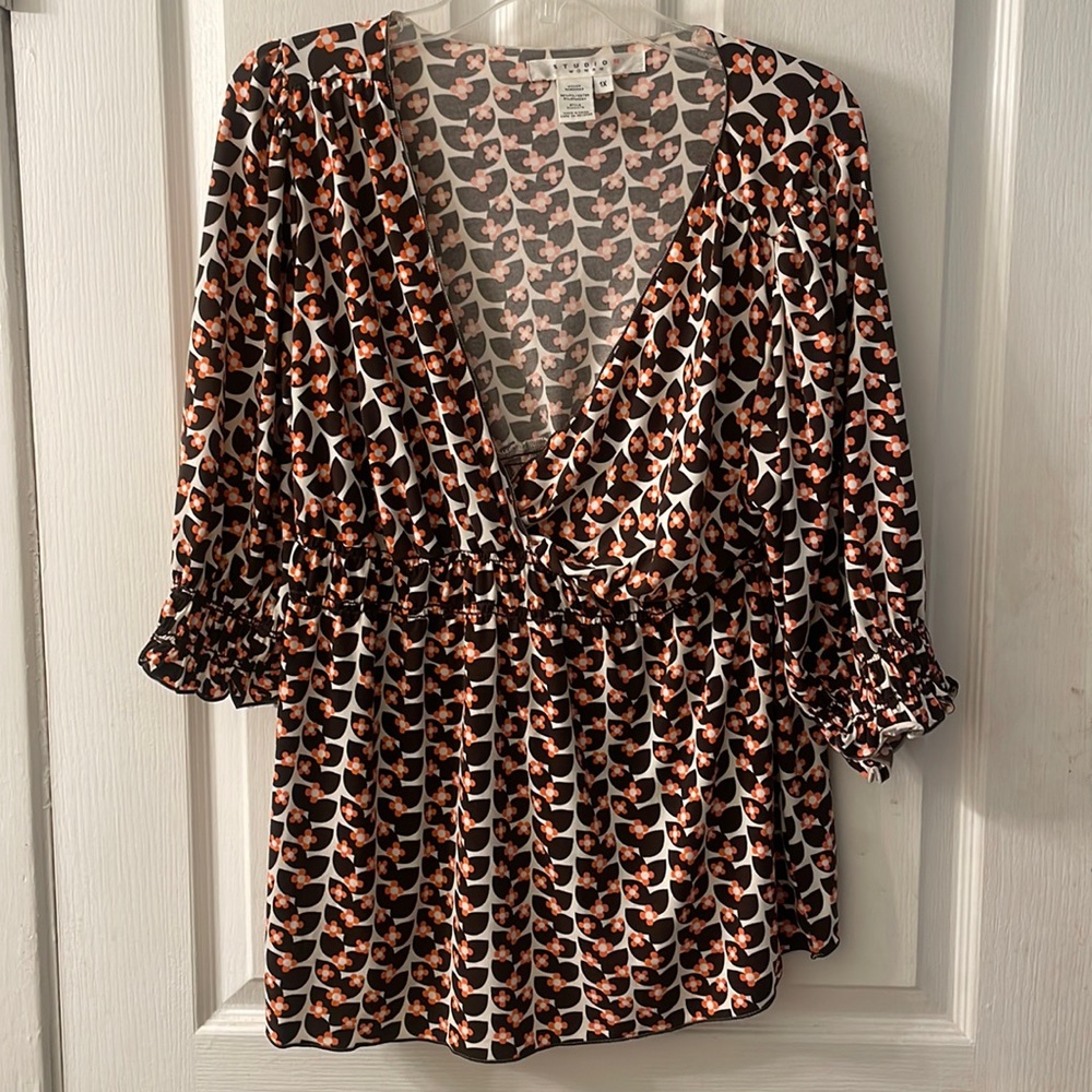 Studio Woman V-Neck dotty floral geometric smocked 3/4 sleeve top size 1X